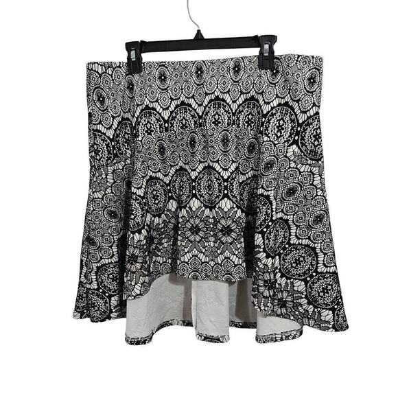 torrid Dresses & Skirts - Torrid Black/White Lace Skater Skirt Hi/Lo Hem Geometric Print Whimsigoth Sz 1x